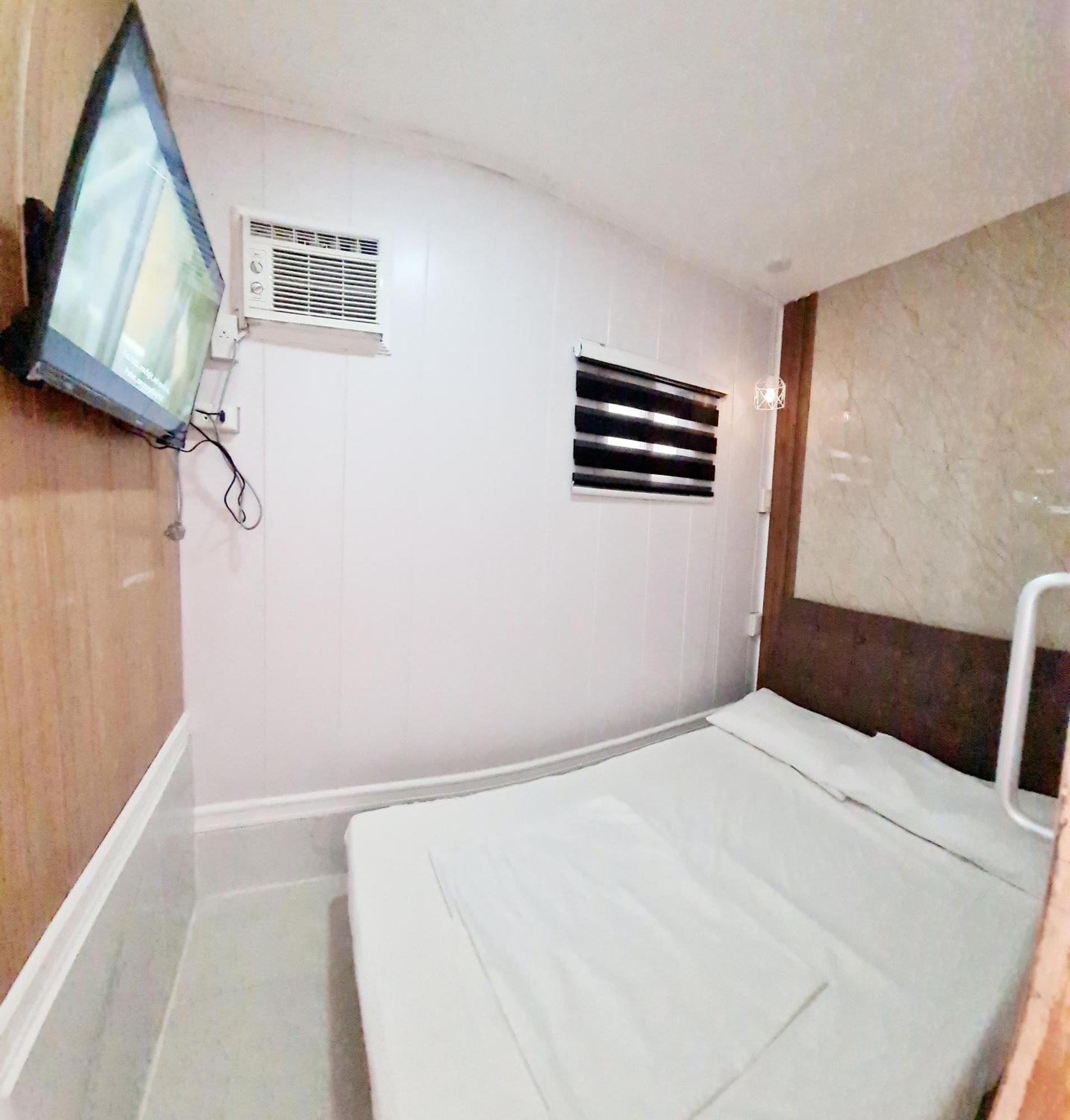 Dasma Lofts Hotel Near Dela Salle Dasma Дасмариняс Екстериор снимка