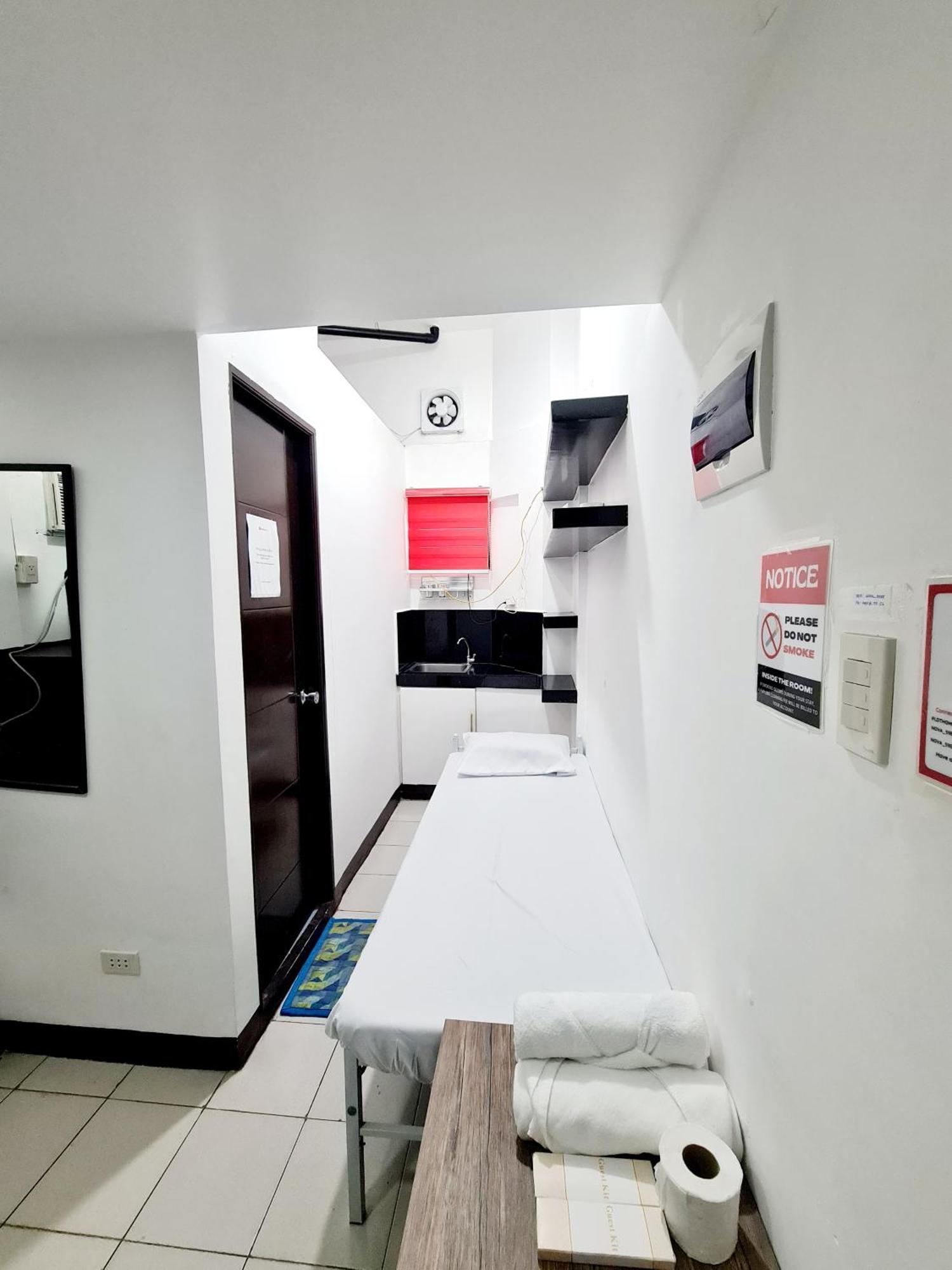 Dasma Lofts Hotel Near Dela Salle Dasma Дасмариняс Екстериор снимка